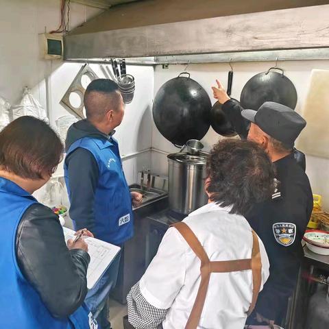 【和美燕山】党建引领守初心 消防安全护民生——燕北社区党委联合燕山派出所开展消防安全巡查专项行动