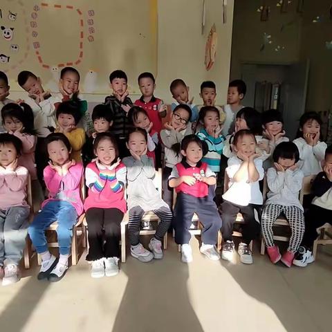 爱上幼儿园、好习惯养成记——小一班快乐第八周