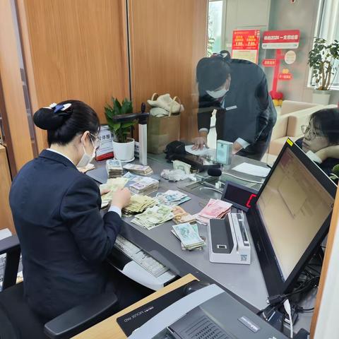 滕北支行持续做好厅堂服务与外拓营销