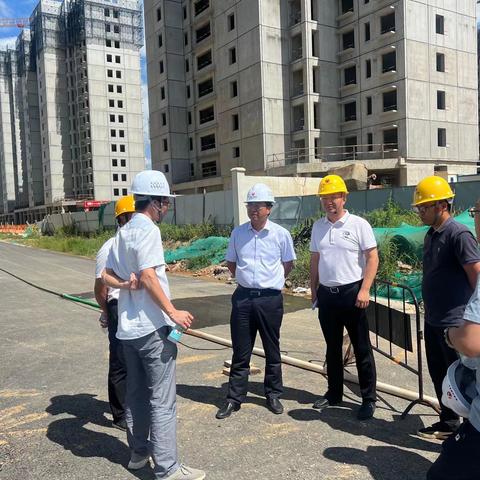幸福渠公司党支部书记、执行董事王弘莅临南昌高铁东站路网一期项目进行调度