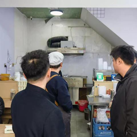 迎新春 筑平安——社区开展春节前安全隐患排查行动