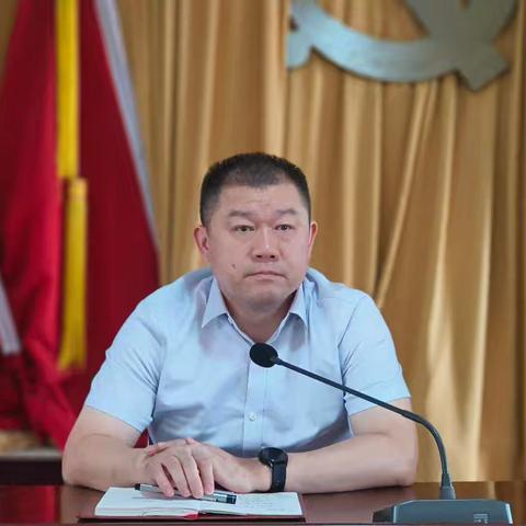 6日早，黄店镇召开工作例会，研究部署当前重点工作