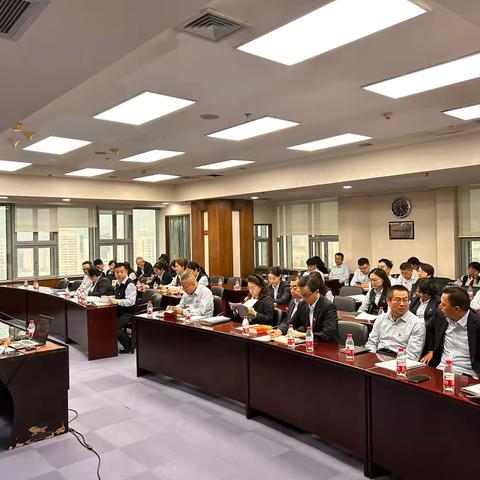 授信审批部党支部 财务会计部党支部开展10月“党旗飘扬映初心 挺膺担当践使命”主题党日联学共建活动