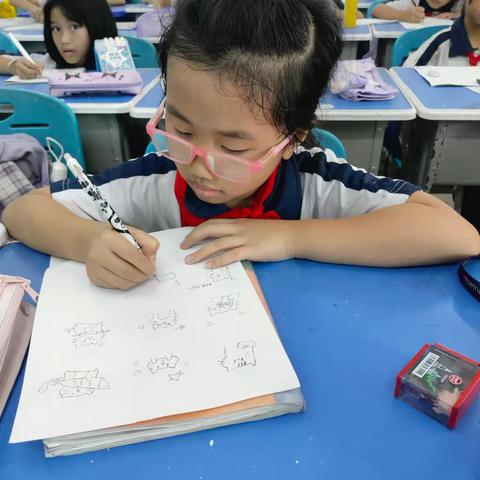 简笔画社团班活动：笔尖上的童真世界