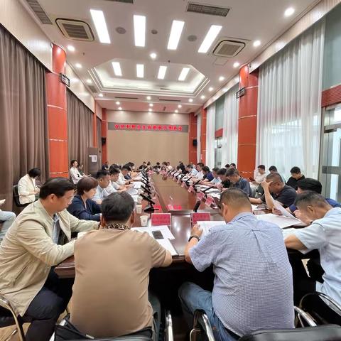 市城管执法委召开全市环境卫生品质提升工作推进会