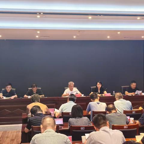 全市召开环境卫生工作讲评部署暨收运作业培训会