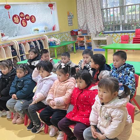新年新起点～三色上海城幼儿园中二班12月总结