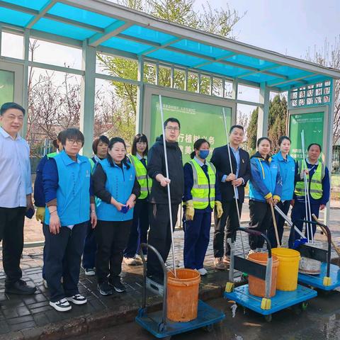 当好先锋践初心 实干笃行立新功 ——客五分公司第八车队扎实开展社会主义核心价值观主题实践教育月活动