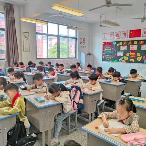 “数字律动，笔尖争锋”—弋阳县谢叠山小学一年级（7）班数字书写大赛