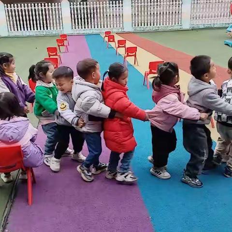 浦沅公立幼儿园中一班萌娃生活周记(十三)爱上幼儿园