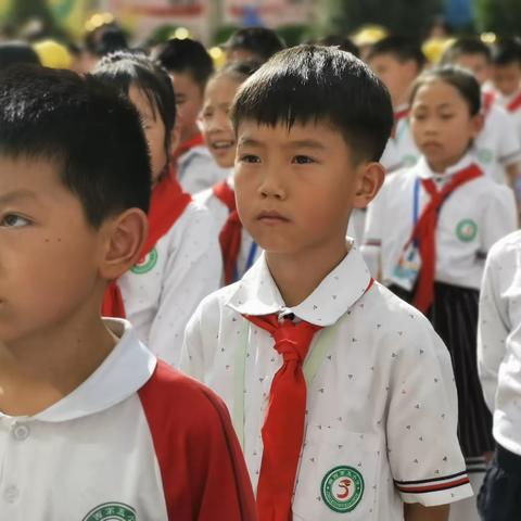 绚烂一夏   砥砺前行——靖西市第五小学2022—2023学年度下学期休学典礼