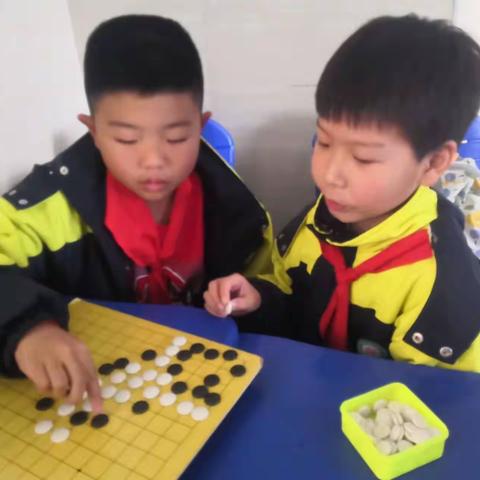 黑白纵横   棋聚于此