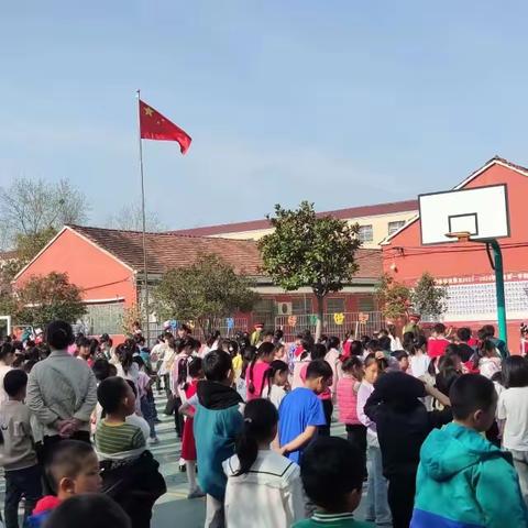 美丽的校园，可爱的孩子们