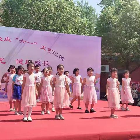 孩子们的校园生活