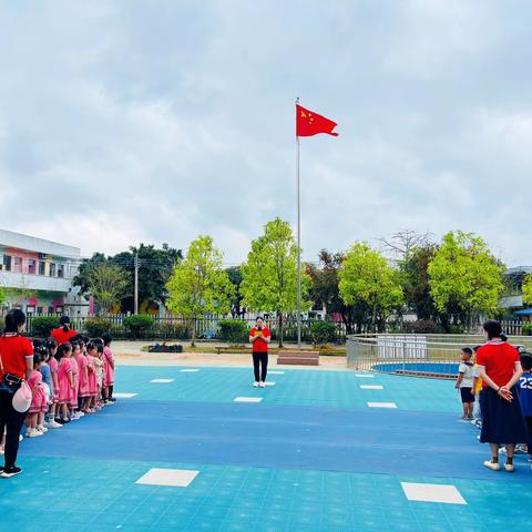 莲洲镇中心幼儿园“书韵满园，阅读悦美”四月阅读主题活动