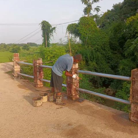 社赓镇同良畈村彭家组桥护栏加装记