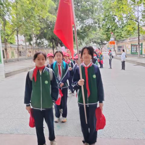 东环小学2003班劳动实践课——挖土豆