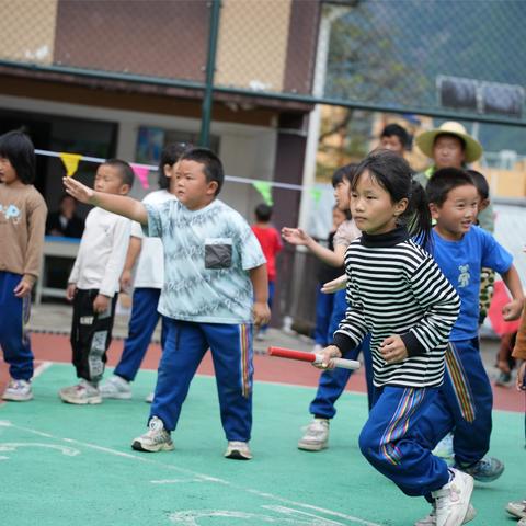 丙中洛镇中心学校第二十二届冬季 运动会30日下午剪影