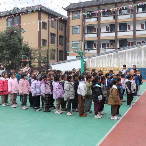 丙中洛镇中心学校一年级拼音闯关活动“夯实拼音基础，助力识字阅读” 圆满开展（2）