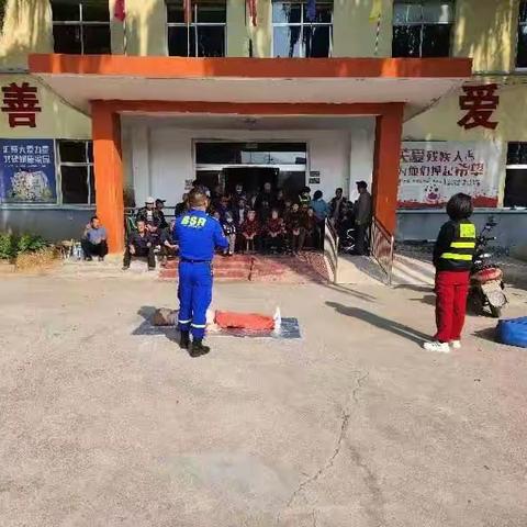 筑牢安全“生命线”——“蓝天救援”走进牛泉镇如康家园
