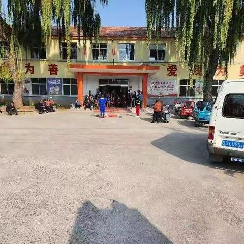 开展急救培训 守护生命安全——牛泉镇如康家园携手蓝天救援队开展急救培训活动
