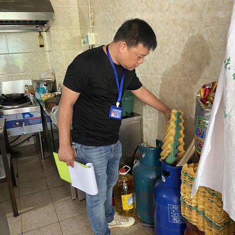 新英湾办事处：开展燃气安全检查整治工作