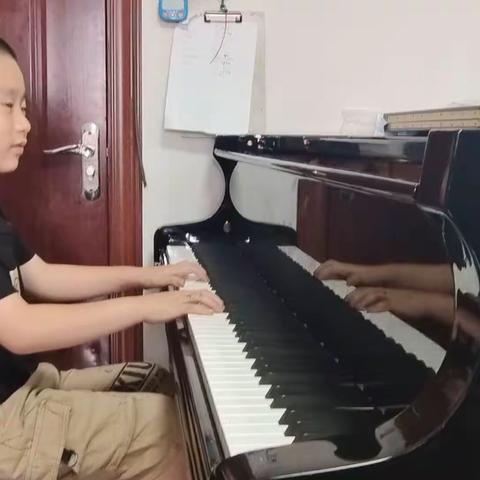 古往今来赞颂母亲的音乐作品不可胜数，如果说最合适母亲节的音乐作品，那就是《世上只有妈妈好》