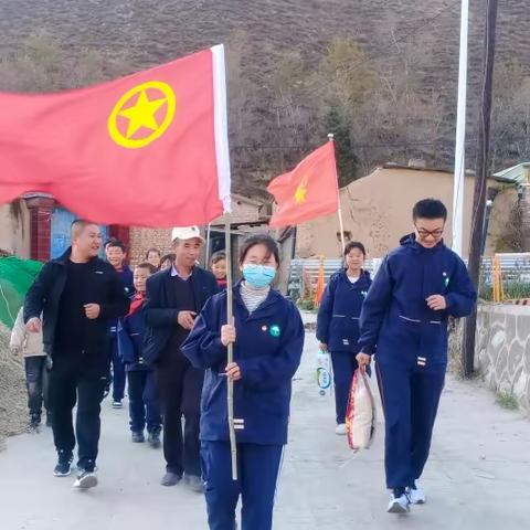 九九重阳节 浓浓敬老情－－－大通县青山乡西山学校开展敬老爱老系列活动