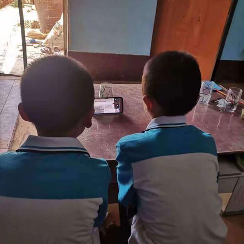 关爱学生幸福成长——东漳堡镇瓜精庄小学最美家庭-教子有方家庭