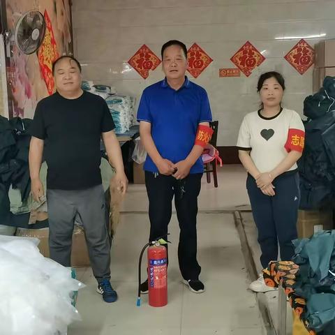 李村镇开展沿街商铺消防安全宣传活动