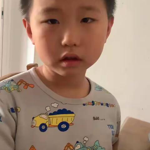 “英”才“背”出，“秀”出精彩