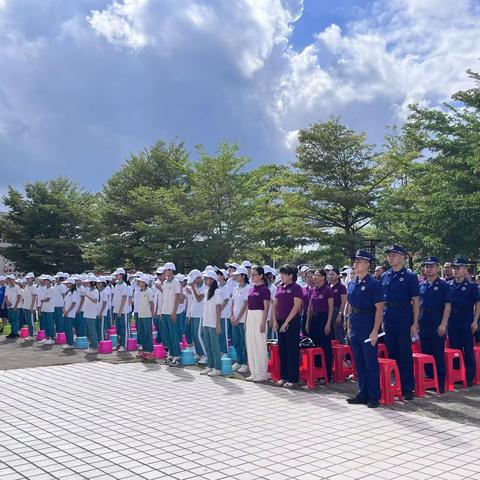 以集训之名，抒爱国情怀——记琼海市九曲江中学212班行规集训活动