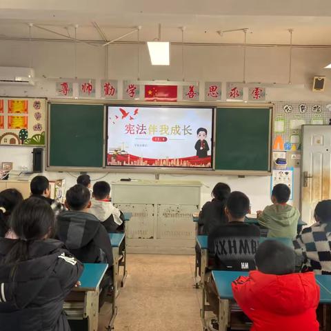 法治护航      与法“童”行                                 ——项店小学六（2）向上中队社区少先队活动