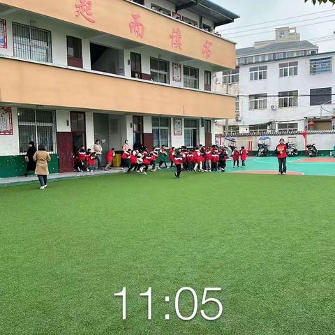 滨湖梓树小学消防安全疏散演练工作纪实