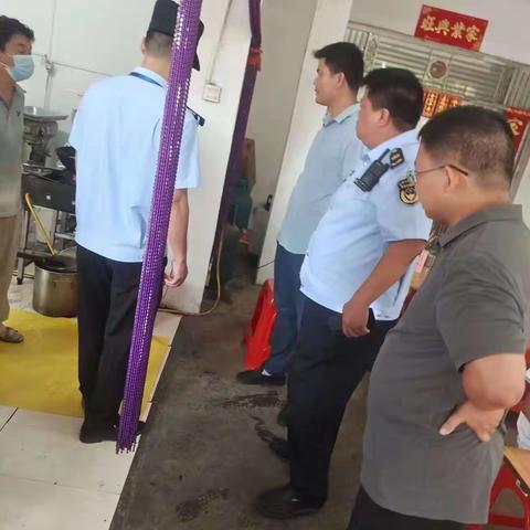 陈大飞副区长到新联村开展餐饮店使用燃气存在安全隐患排查