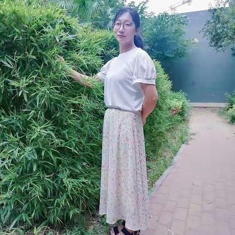 【屯子二中】模范教师:以爱为桥、倾心教育——黄芳芳老师