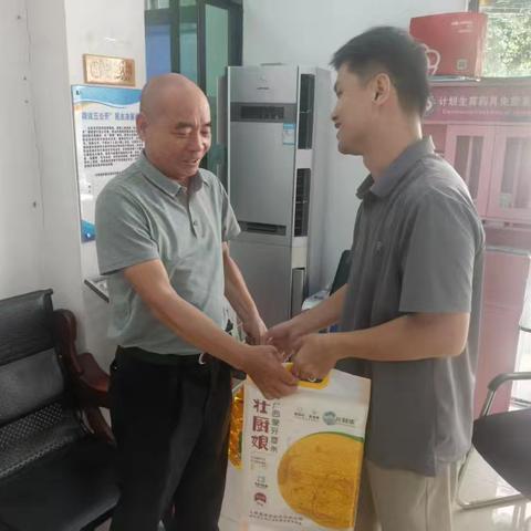 八一暖军心，关怀送到家	——新埠街道组织开展建军节走访慰问活动