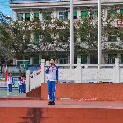 国旗飘扬 心语传情——屯昌小学2024年—2025年第二学期国旗下讲话纪实