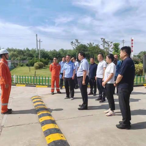 高陵区区长邹晓刚带队检查安全生产工作