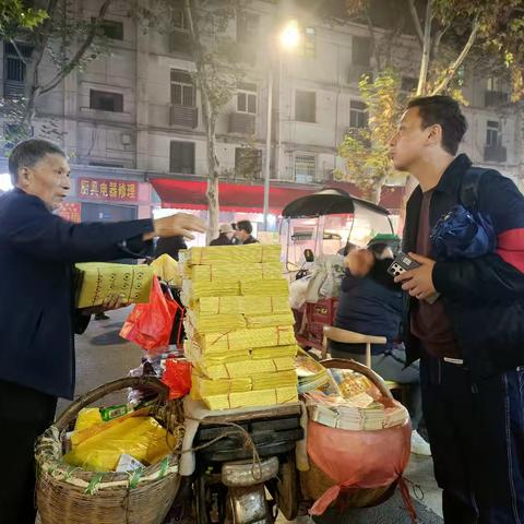 绿色祭祀寄哀思，文明平安度“寒衣”//桃园一坊社区开展“寒衣节”巡逻劝导活动