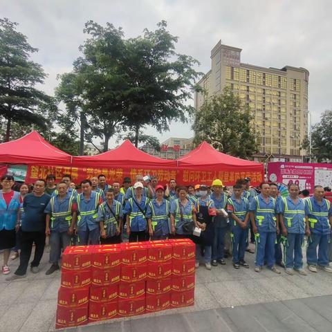 望北社区举办“劳动最光荣，情系环卫劳动者”慰问环卫工人活动暨登革热宣传活动