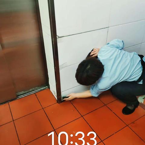 2023.7.9.B1卫生打扫