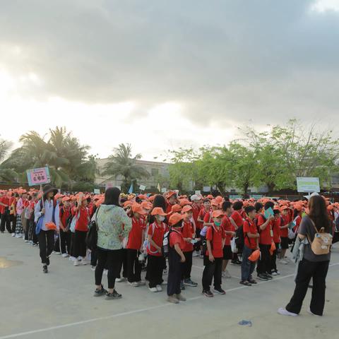 探寻红色足迹，共筑航天梦想——记4月1日万宁光亚学校一日研学活动