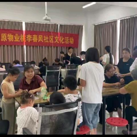 巧手织情  共度七夕——濮东街道城东社区开展七夕主题活动