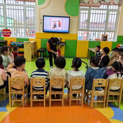 【园所活动】携手共度 防范未“燃”——新源县智多星幼儿园消防疏散演练活动回顾