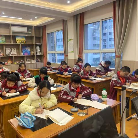 笔笔流韵 纸上芳华 ——钟楼小学书法社团活动展示