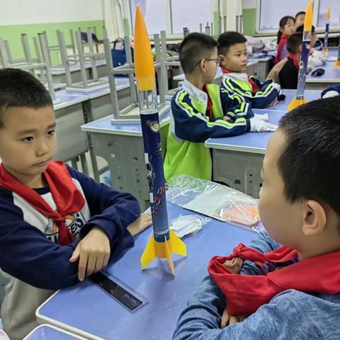 展翅蓝天，放飞梦想——经开区燕兴学校航模社团成果展示