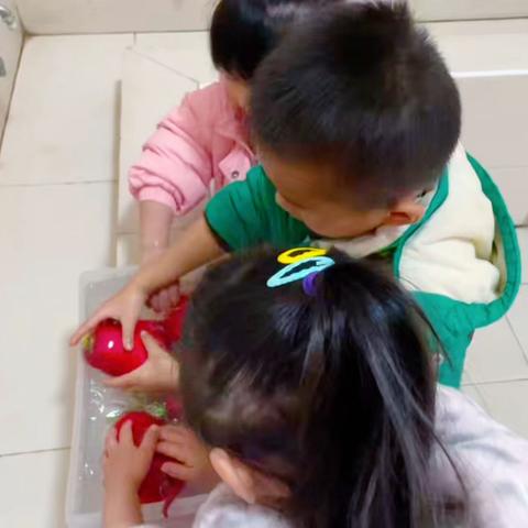 晒萝卜干--铜山区马坡镇前八段幼儿园中一班食育课