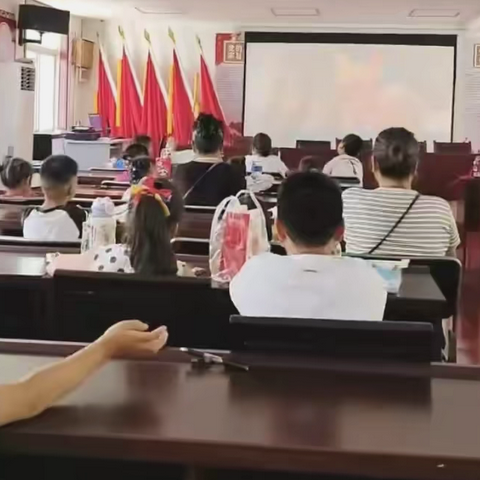 光影伴成长，快乐过暑假