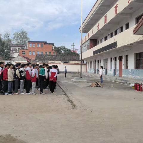 河凤桥乡“全市安全日”广泛开展校园突发事件应急演练活动